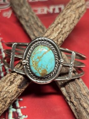 Vintage Navajo Sterling Silver And Number 8 Turquoise Exquisite Cuff Bracelet